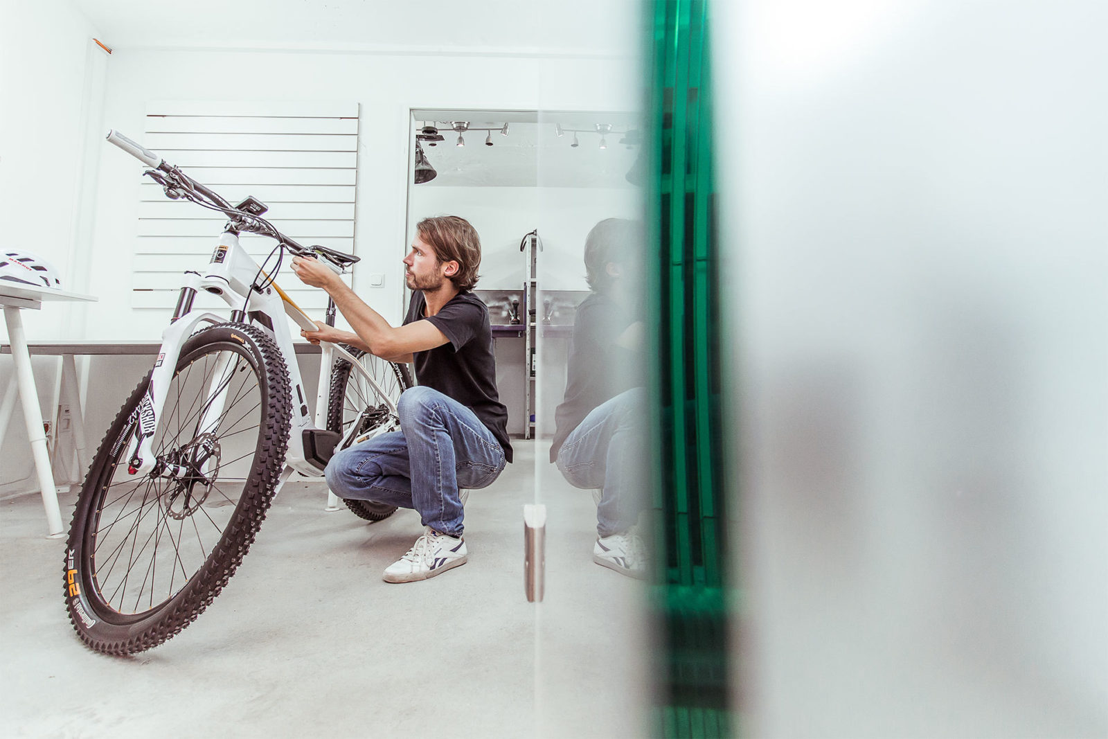 Coleo Showroom Continental Image Scroll